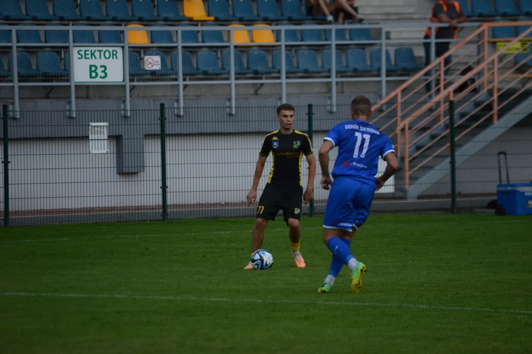 Trzecia liga, grupa 4: Siarka Tarnobrzeg - Sokół Sieniawa 2:0