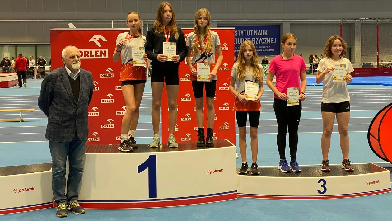 Mistrzostwa miasta Rzeszowa szkół podstawowych w lekkiej atletyce w Uniwersyteckim Centrum Lekkoatletycznym [ZDJĘCIA] - Zdjęcie główne