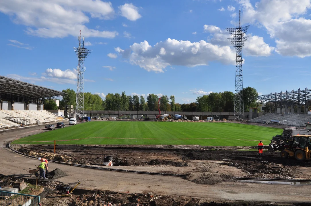 Rozbiórka starego i budowa nowego Stadionu Miejskiego w Mielcu