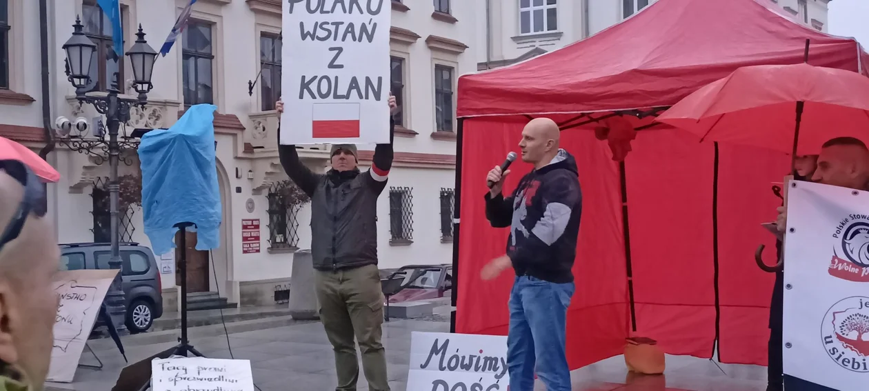 Protest przeciwko inflacji i drożyźnie na Rynku w Rzeszowie - 05.11.2022