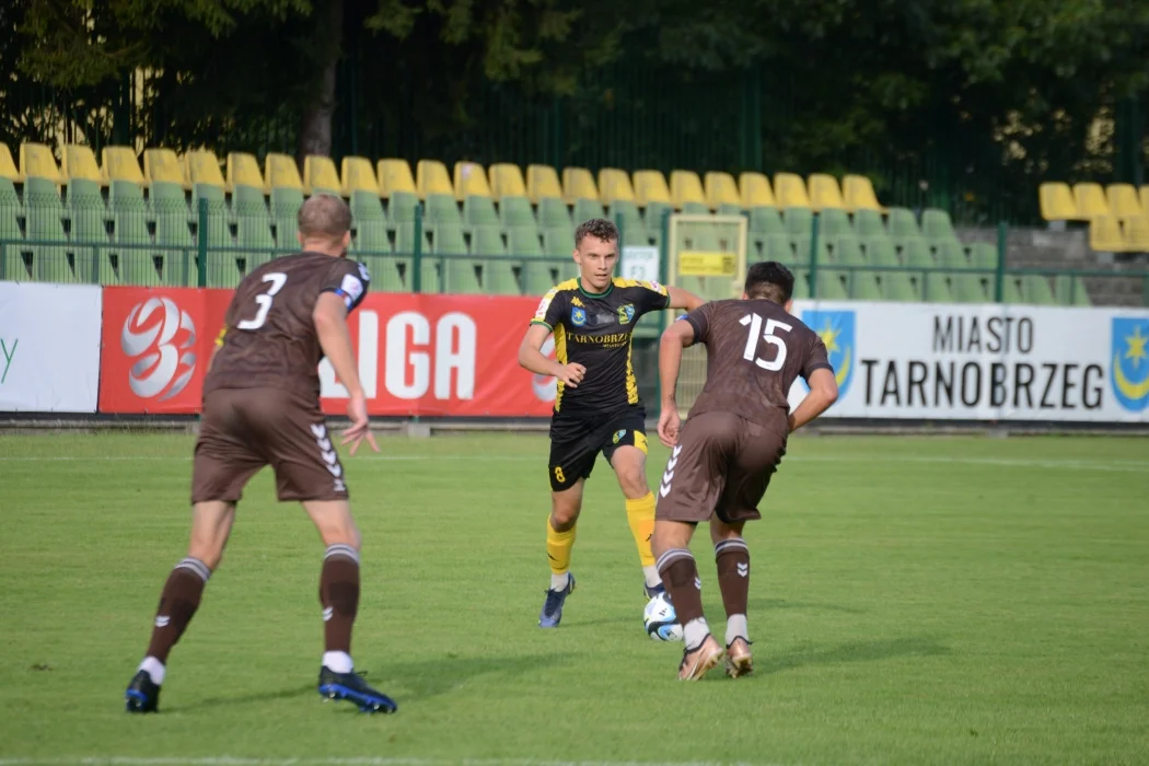 Trzecia liga, grupa 4: Siarka Tarnobrzeg - Garbarnia Kraków 0:0