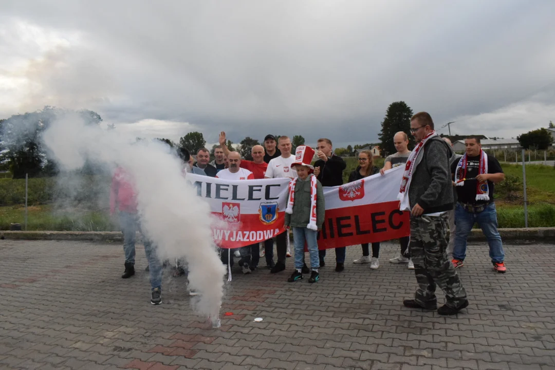 Kibice Stali Mielec w drodze na mecz reprezentacji