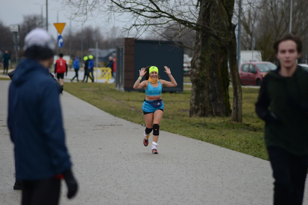 XI Bieg Zimowy wokół Jeziora Tarnobrzeskiego oraz Yeti Run Zimowy Bieg w Szortach