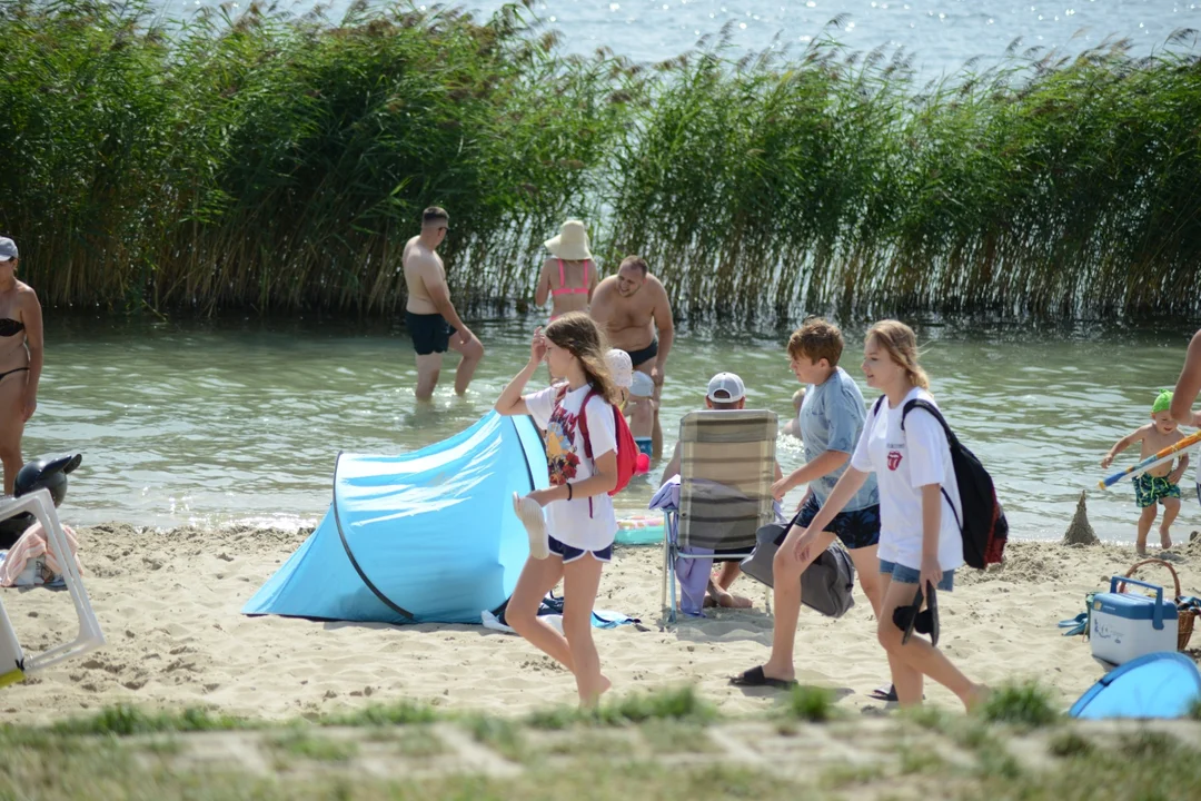 Tłumy nad Jeziorem Tarnobrzeskim - zobacz zdjęcia z sobotniego plażowania