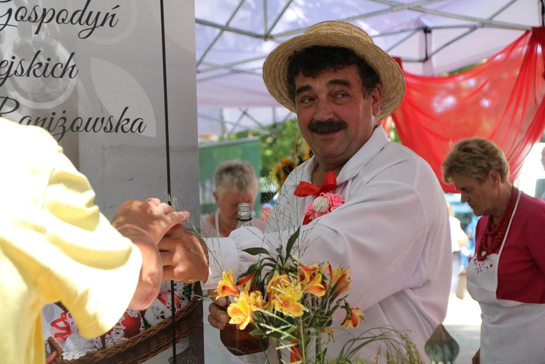 KGW Wola Raniżowska i KGW Mazury na festiwalu w Stalowej Woli