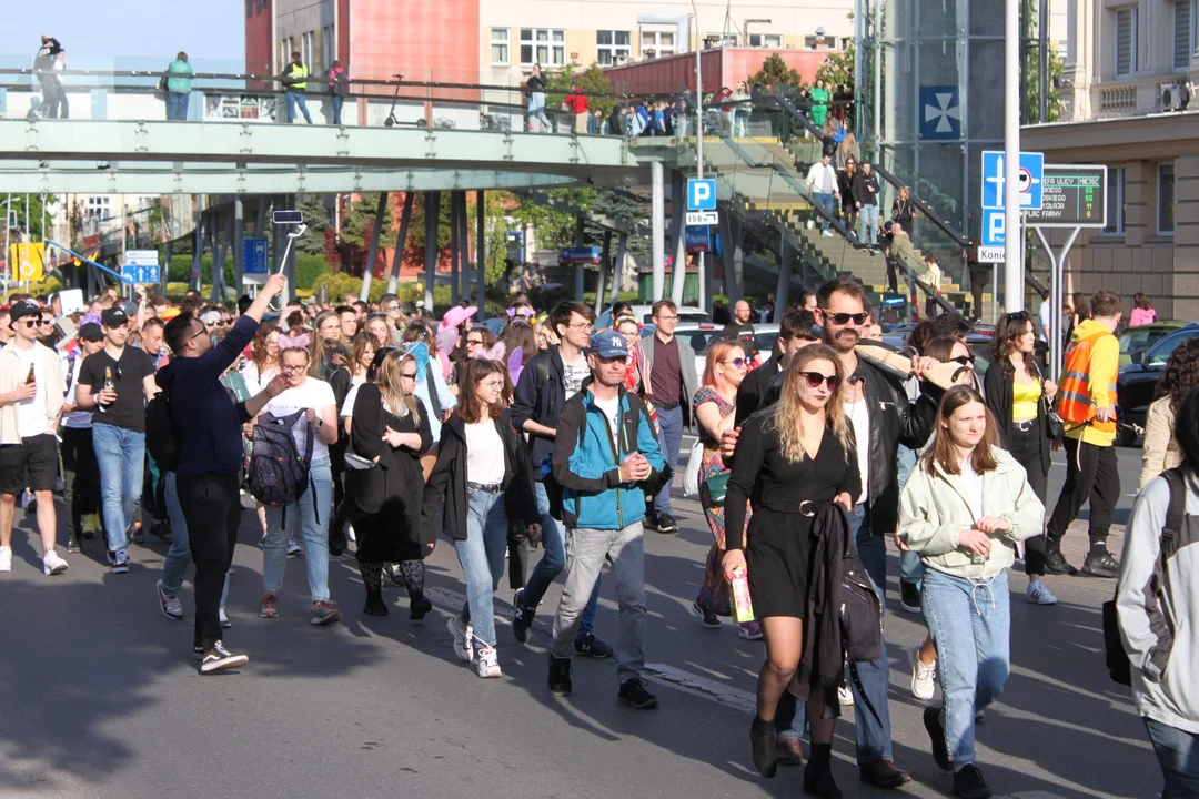 Juwenalia 2023: Studenci przejęli miasto! Barwny korowód ruszył ulicami Rzeszowa