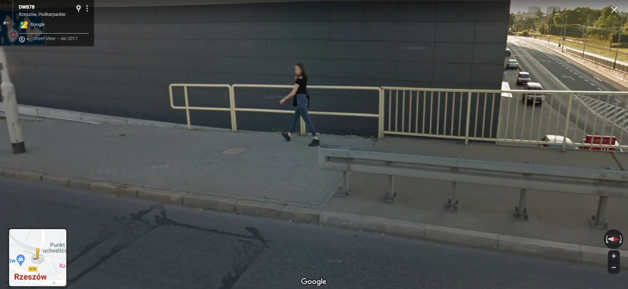 Google Street View - kto został przyłapany przez auto z aparatem