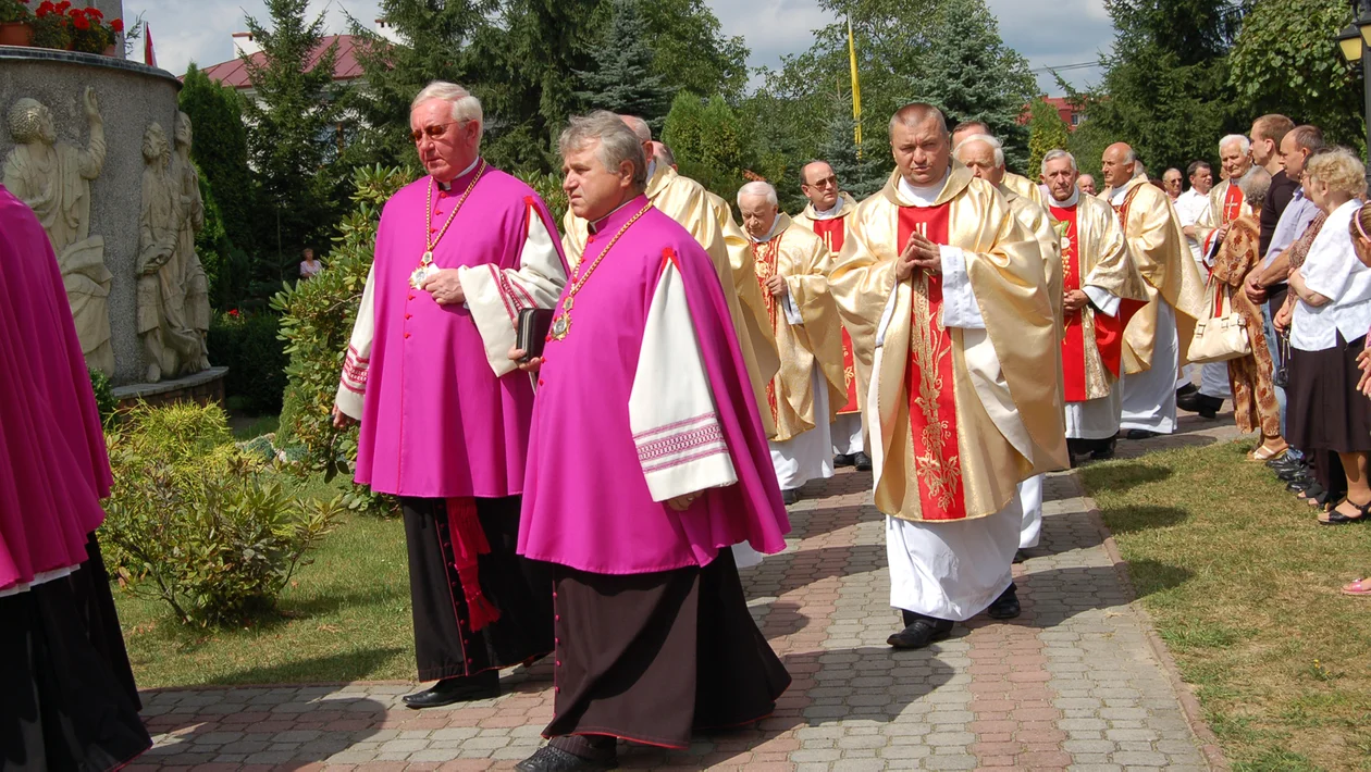 Ks. Kazimierz Szkaradek przyjedzie do Cmolasu. Będzie obchodził jubileusz święceń kapłańskich [ZDJĘCIA] - Zdjęcie główne