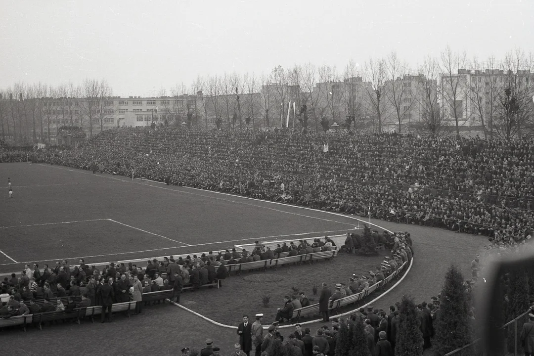 Real Madryt, „Gruźliczanka” i kibice na topolach. Historia stadionu Stali Mielec - Zdjęcie główne