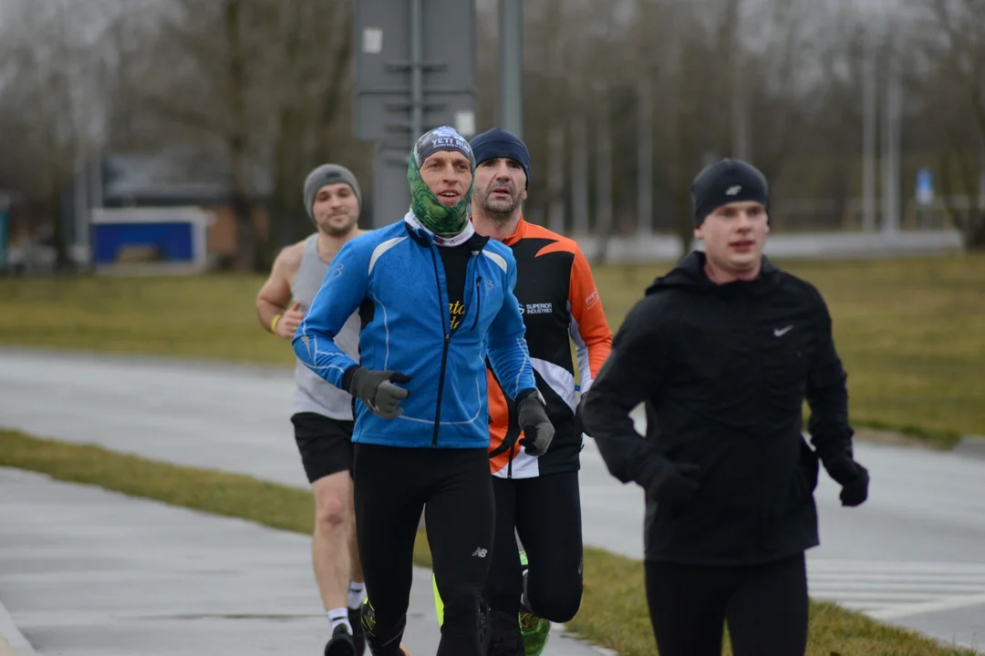 XI Bieg Zimowy wokół Jeziora Tarnobrzeskiego oraz Yeti Run Zimowy Bieg w Szortach