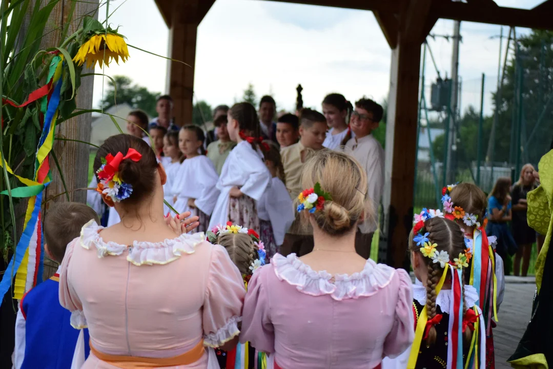 Niedzielny festyn Kupno Show 2023. Spotkanie z folklorem i jubileusz 15-lecia zespołu Lesianie z Kupna [ZDJĘCIA] - Zdjęcie główne