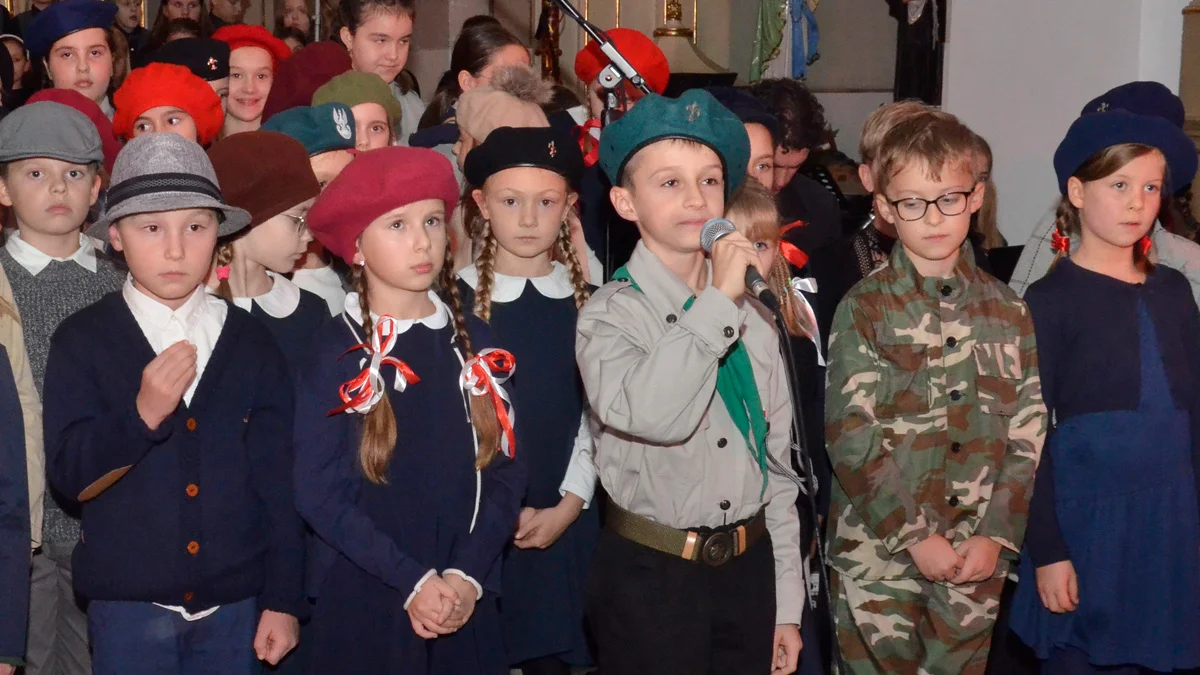 W Niwiskach rozbrzmiały pieśni patriotyczne i maryjne. Za nami kolejna edycja koncertu [ZDJĘCIA - WIDEO] - Zdjęcie główne