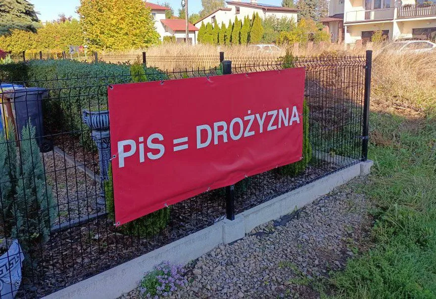 Banery "PIS=Drożyzna" pojawiły się na ulicach Rzeszowa