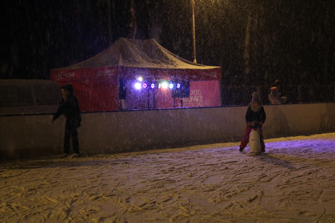 Disco na lodzie z DJ-em na lodowisku MOSIR Mielec