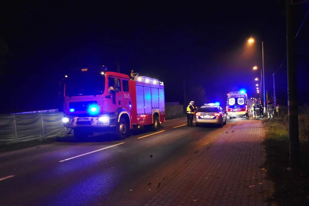 Nocny pożar domu w Pławie. Kilka jednostek straży walczyło z ogniem - Zdjęcie główne