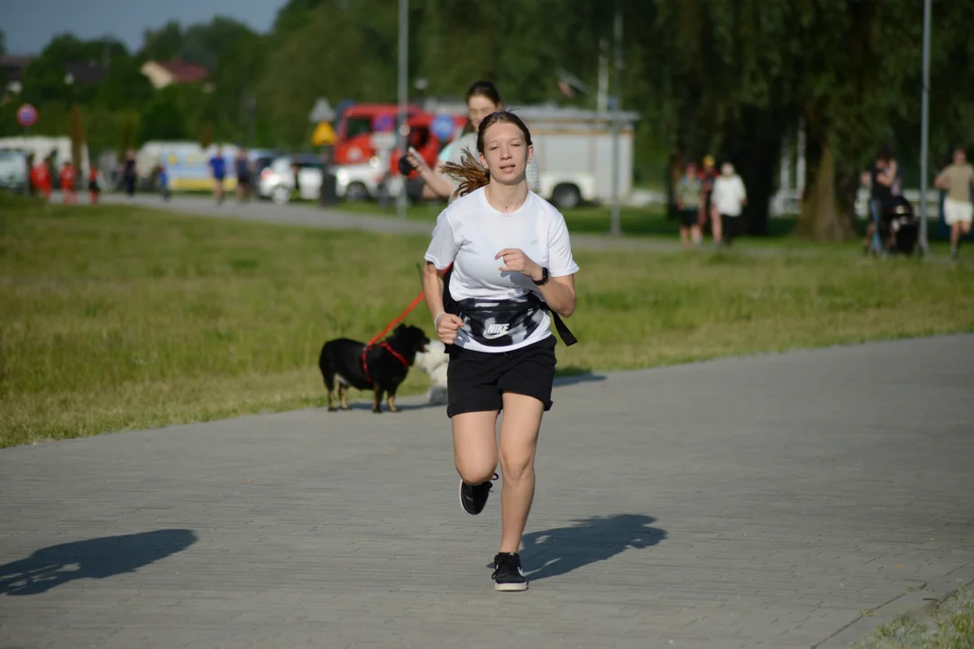 "Biegamy i Pomagamy" nad Jeziorem Tarnobrzeskim - dzień drugi