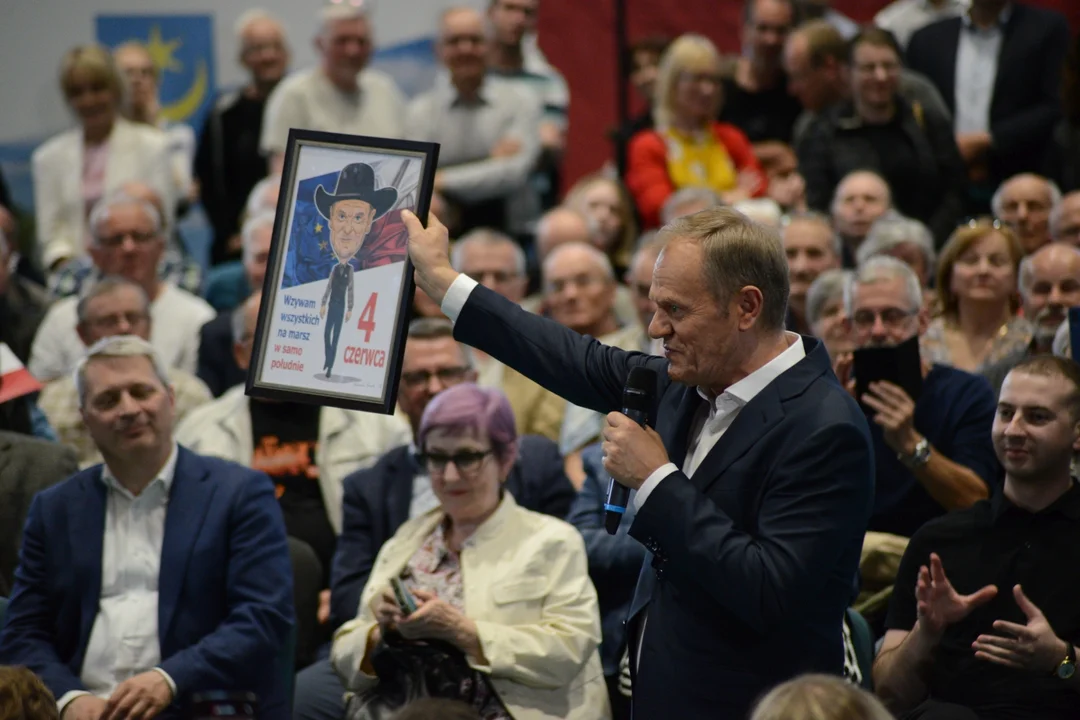 Donald Tusk w Tarnobrzegu. "Jako Koalicja Obywatelska jesteśmy gotowi do rządzenia Polską dzień po wygranych wyborach" [ZDJĘCIA, WIDEO] - Zdjęcie główne