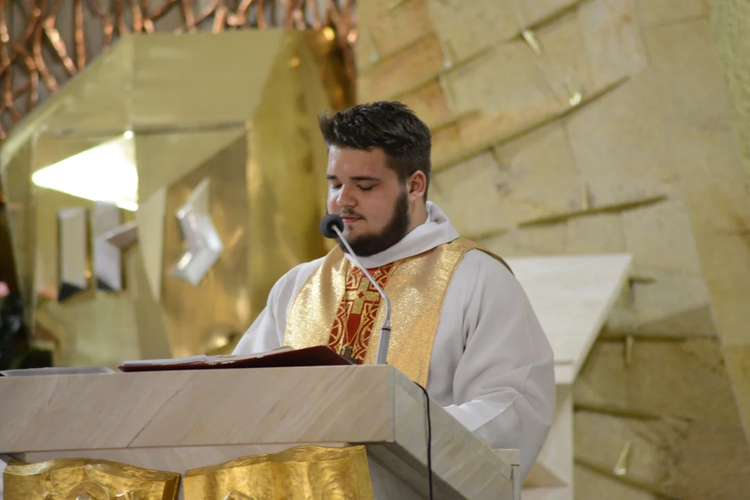 Relikwie bł. Carlo Acutisa, jednego z patronów Światowych Dni Młodzieży, w Parafii Św. Barbary w Tarnobrzegu