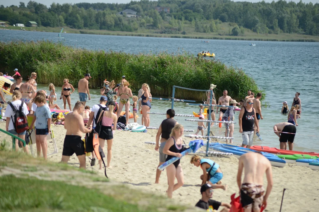 Tłumy nad Jeziorem Tarnobrzeskim - zobacz zdjęcia z sobotniego plażowania