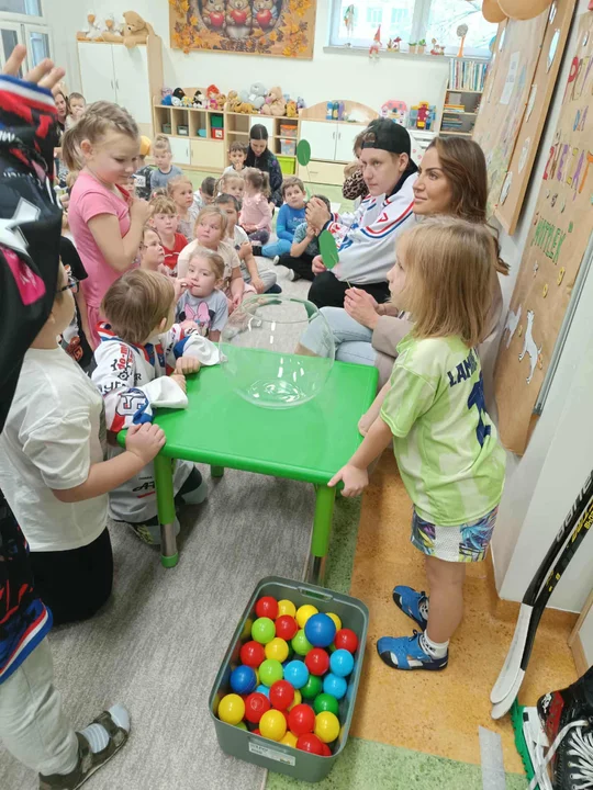 Pełna miska dla Przytuliska