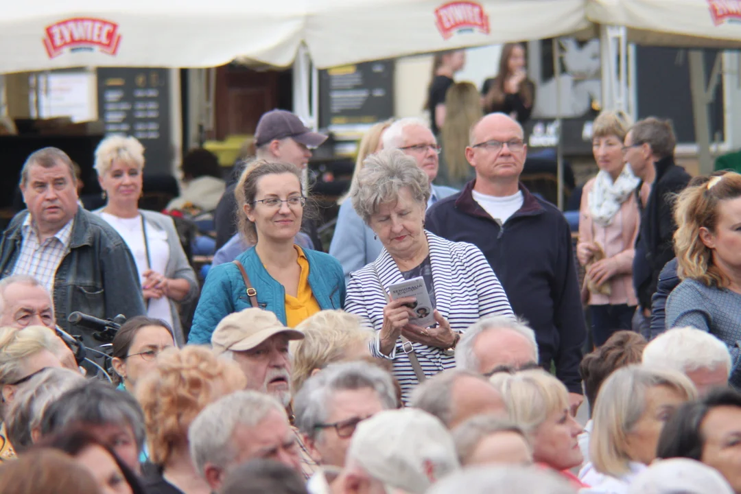 Seniorzy otrzymali klucze do miasta. Koncert Eleni rozpoczął Senioralia 2022