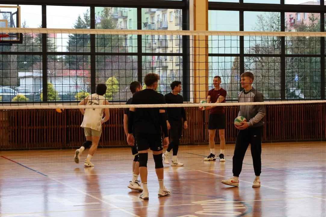 Mikołajkowy turniej piłki siatkowej 2025 - Kolbuszowa