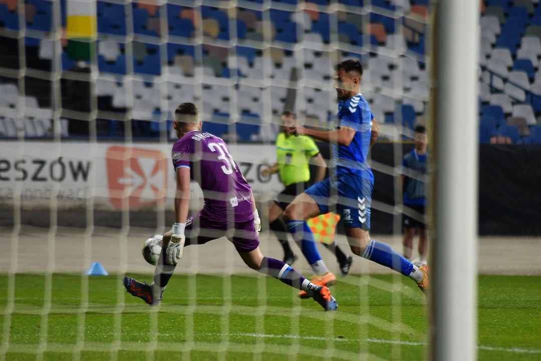 Fortuna 1. Liga: Stal Rzeszów - Sandecja Nowy Sącz (3:0)