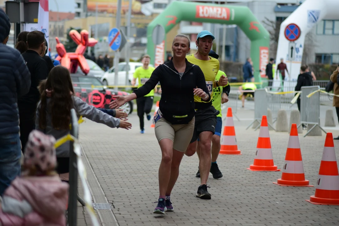 16. PKO Półmaraton Rzeszowski oraz 8. PKO Sztafeta Półmaratońska w Rzeszowie - dużo zdjęć z trasy i mety