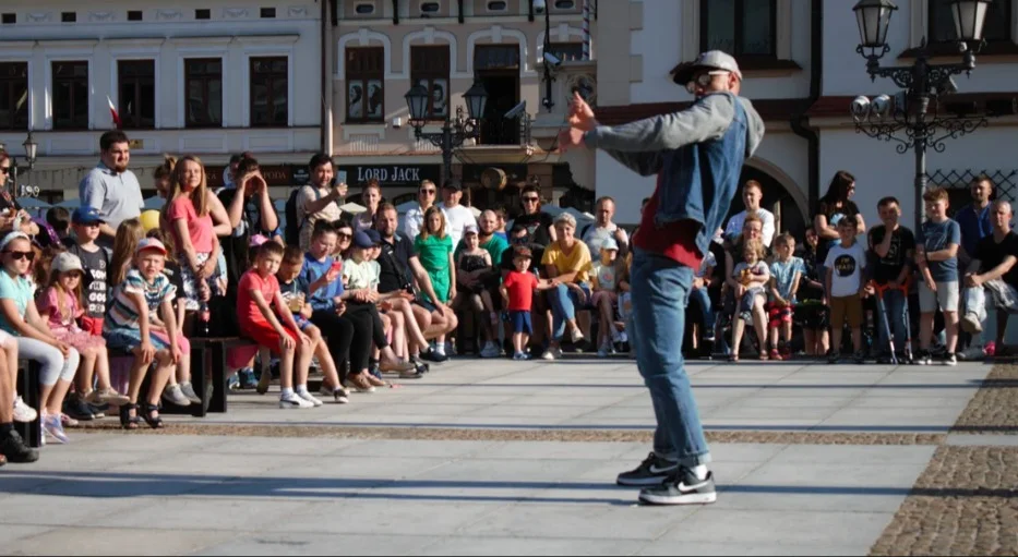 Najlepsze zdjęcia z wakacyjnych atrakcji na rzeszowskim Rynku