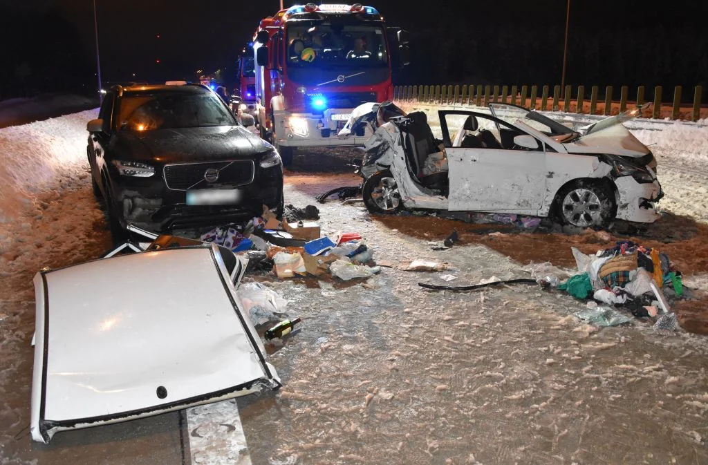 Wypadek na A4 w Korczowej. Pięć osób w szpitalu, w tym kobiety w ciąży i dzieci - Zdjęcie główne