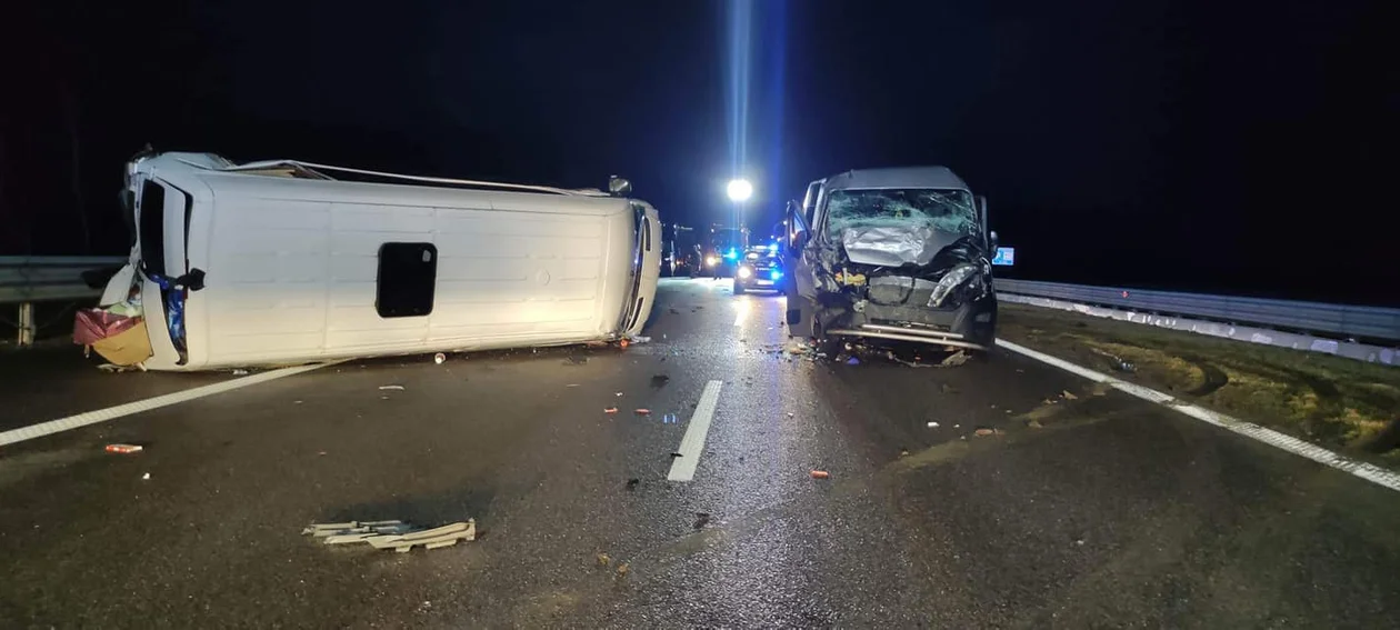 Groźny wypadek na autostradzie A4. Pięć osób w szpitalu [ZDJĘCIA]