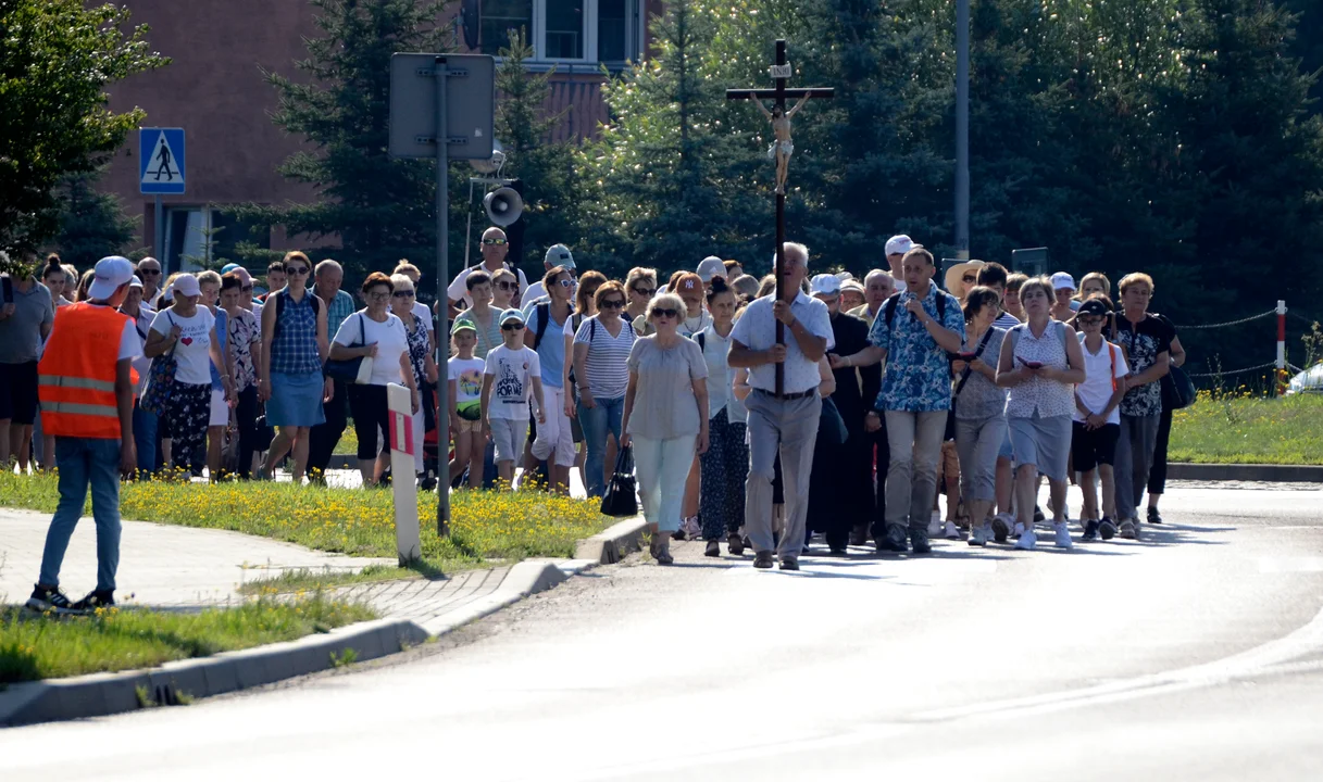 Piesza pielgrzymka z Kolbuszowej do Cmolasu