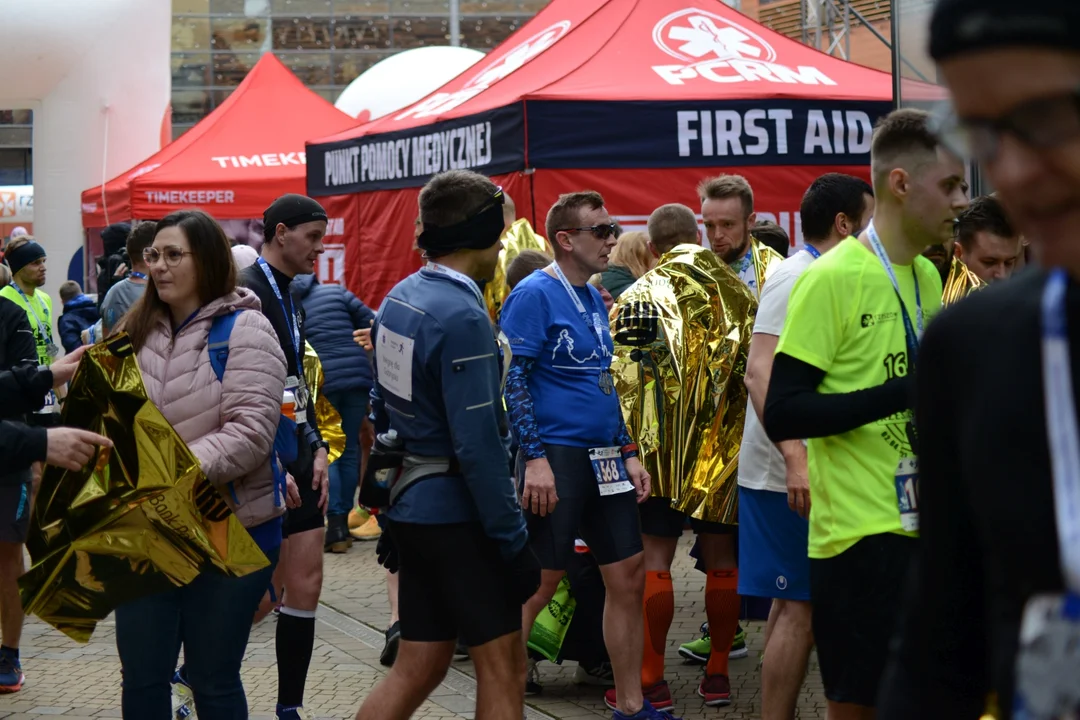 16. PKO Półmaraton Rzeszowski oraz 8. PKO Sztafeta Półmaratońska w Rzeszowie - dużo zdjęć z trasy i mety