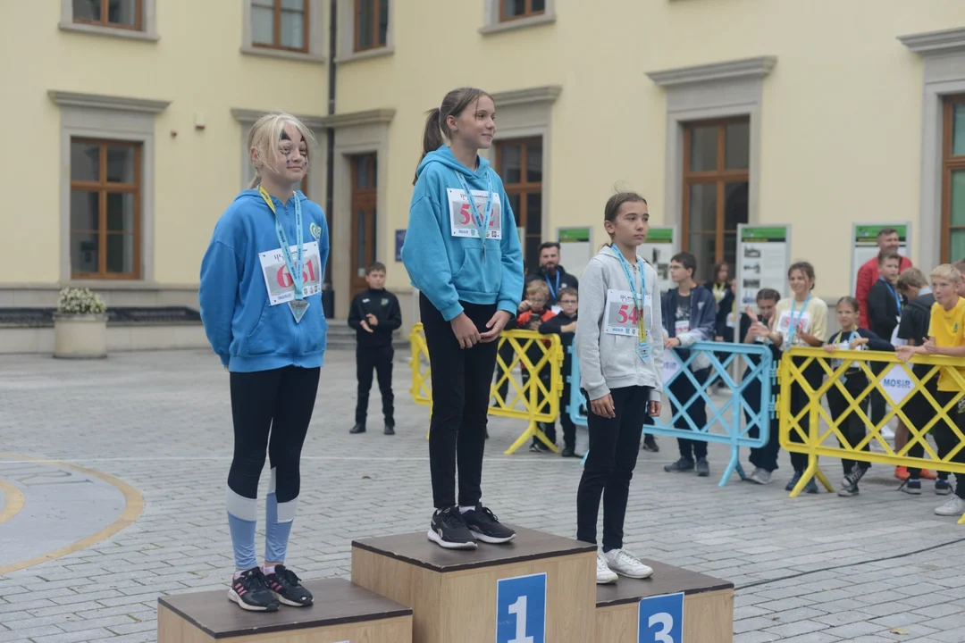 45. Bieg Nadwiślański im. Alfreda Freyera w Tarnobrzegu - biegi dziecięco-młodzieżowe - dekoracje