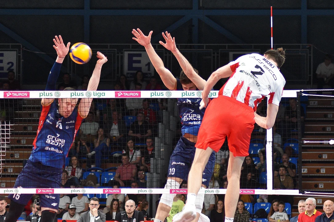 Pierwszy półfinałowy mecz siatkarskiej PlusLigi: Asseco Resovia Rzeszów - Grupa Azoty ZAKSA Kędzierzyn-Koźle (2:3)