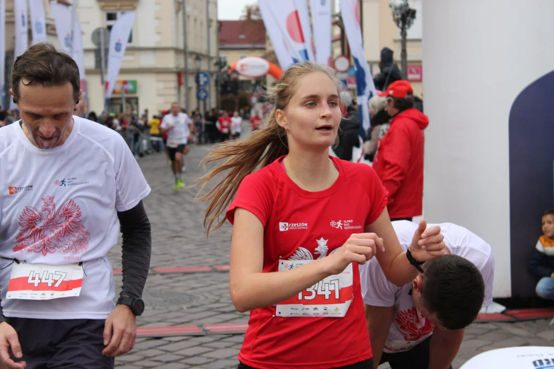 10. PKO Bieg Niepodległości. Szczęśliwi biegacze na mecie