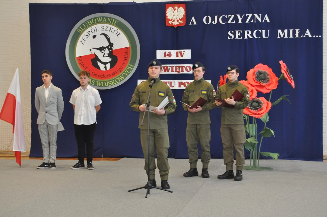 "Ślubuję wypełniania obowiązków kadeta"- ślubowanie klas wojskowych