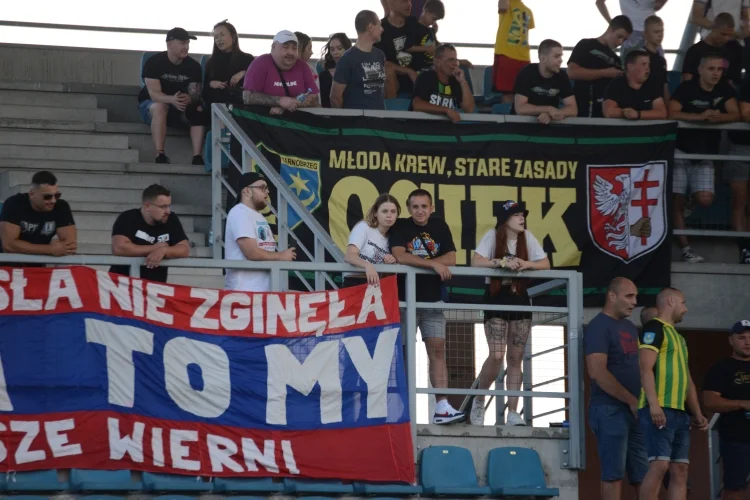 Kibice na meczu Siarka Tarnobrzeg - Karpaty Krosno