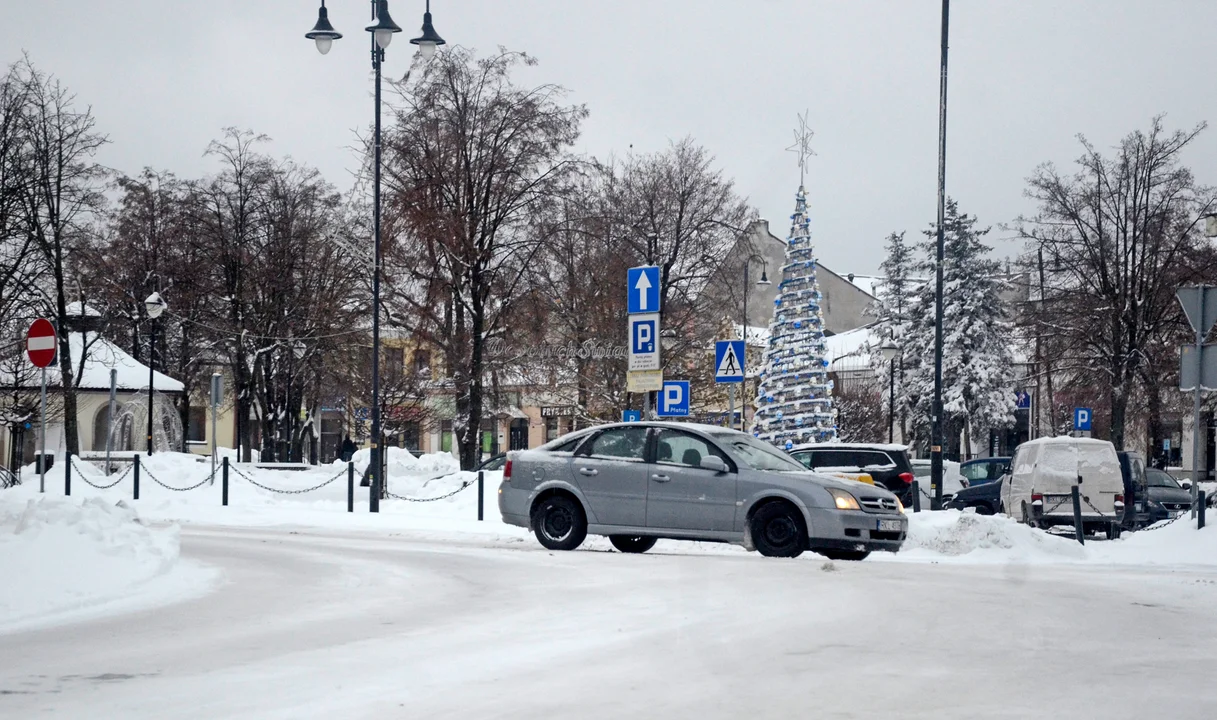 Pogoda Kolbuszowa. Opady śniegu i minusowe temperatury. Co nas czeka w kolejnych dniach? - Zdjęcie główne