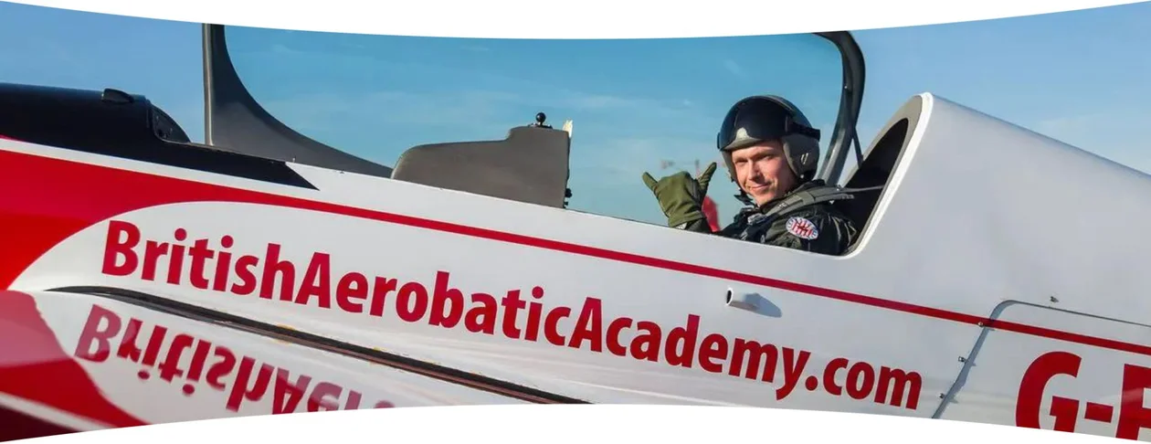 Pilot: Maciej Kulaszewski Kraj: Polska Statek powietrzny: Extra 300L Ilość statków: 1