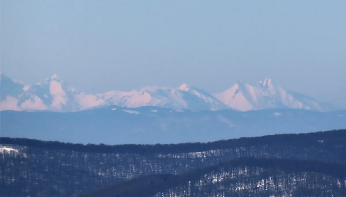 Tatry widziane z Połoniny Caryńskiej w Bieszczadach. Zobaczcie niesamowite zdjęcia [ZDJĘCIA] - Zdjęcie główne