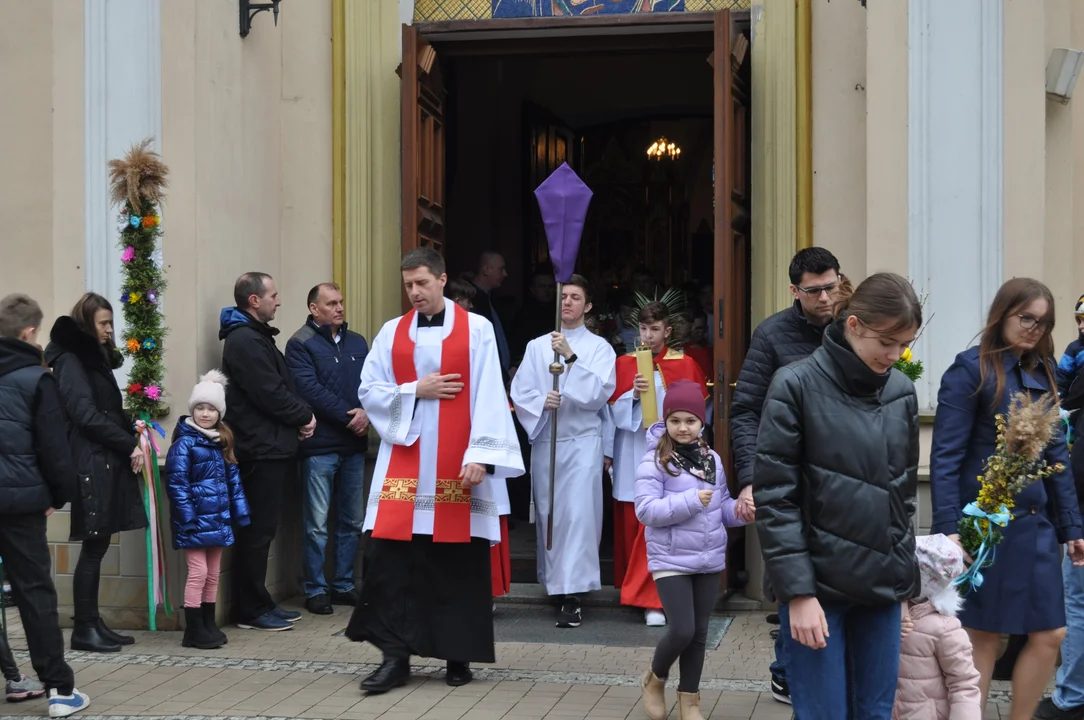 Parafianie w Przecławiu świętowali z pięknymi palmami własnego wykonania