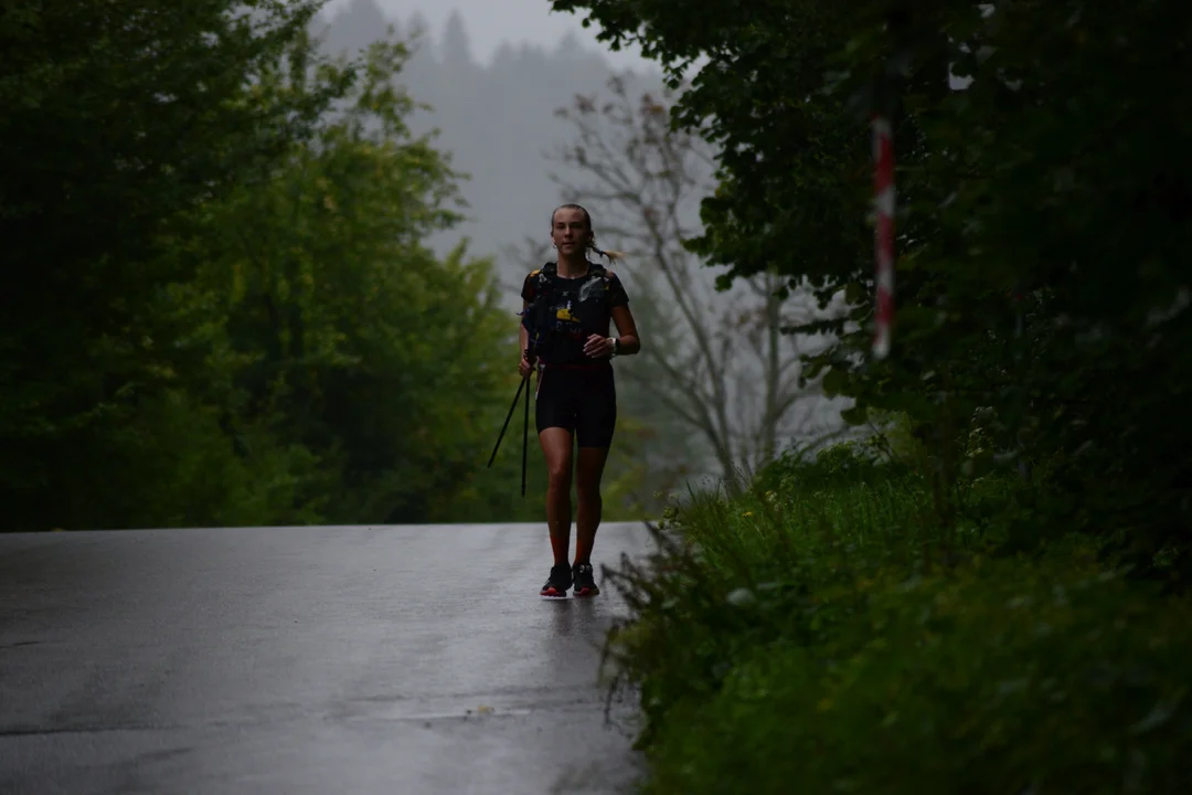 Ultramaraton Magurski - zmagania na dystansie 52 km - zdjęcia z trasy i mety