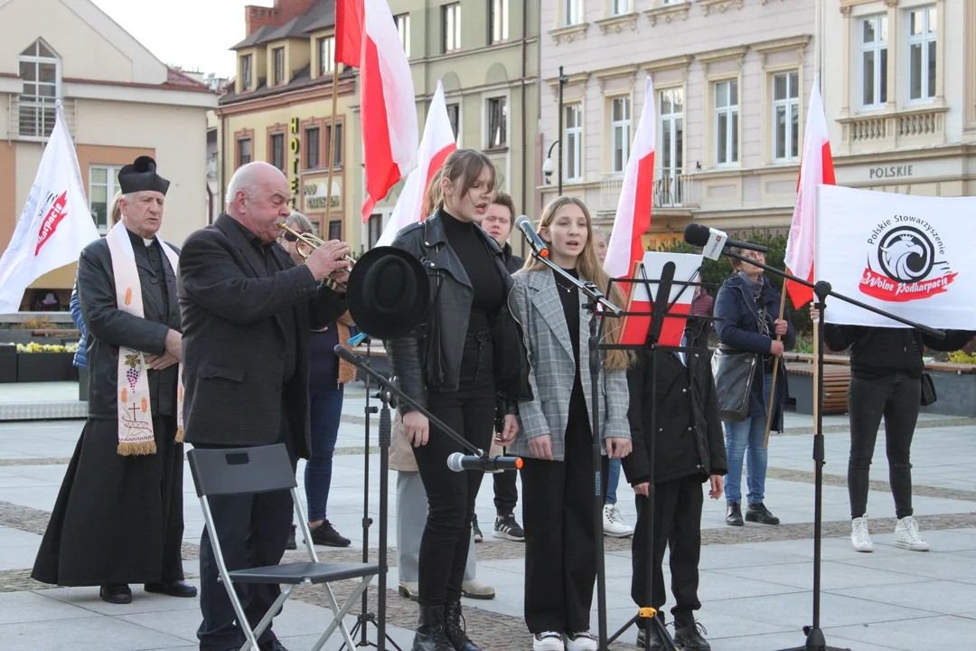 83. rocznica zbrodni katyńskiej - obchody na Rynku w Rzeszowie