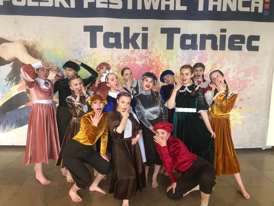 Uśmiechnięte, szczęśliwe i nagrodzone! ZTN "Flamingi" wracają z Ogólnopolskiego Festiwalu "Taki Taniec" - Zdjęcie główne