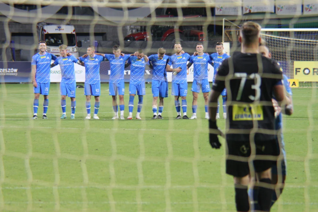 Puchar Polski: Zdecydowały karne. Stal Rzeszów przegrywa w Pucharze Polski z ekstraklasową Koroną Kielce (3-3, 7-8 rz.k)