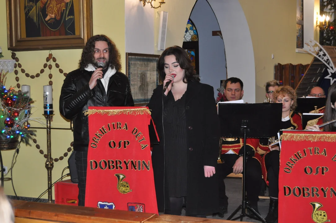 Koncert kolęd Orkiestry Dętej Dobrynin w kościele w Dobryninie