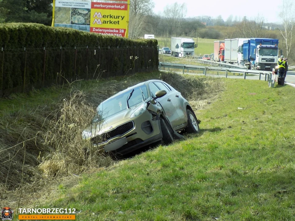 Wypadek na drodze wojewódzkiej numer 985 w Siedleszczanach
