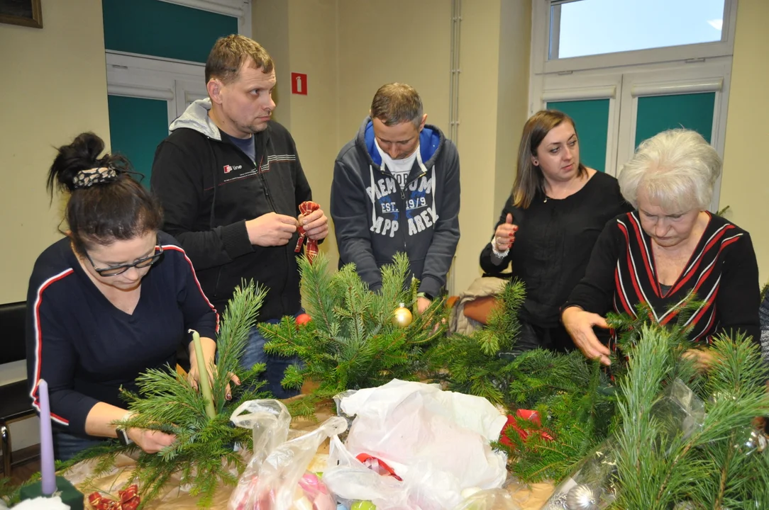 Klub Seniora ,, Natura" pod okiem pani Elizy tworzy własne arcydzieła