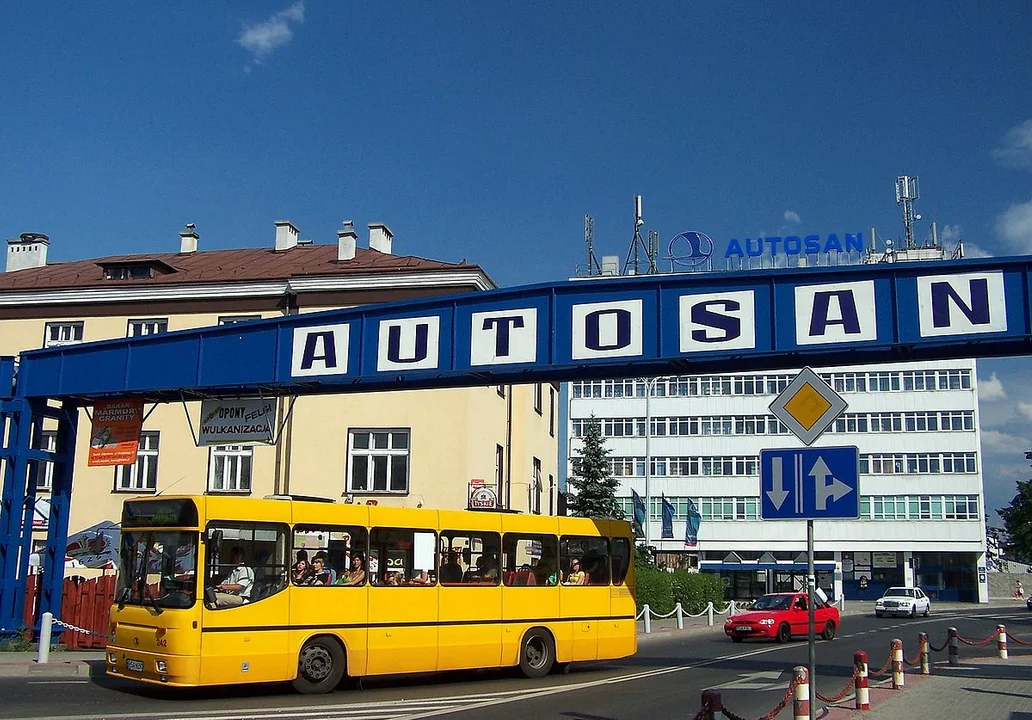 Zamiast Autosanu Oddział Huty Stalowa Wola? Czy sanocka fabryka autobusów zniknie na dobre? - Zdjęcie główne